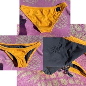 Jolyn swim bottoms size xs